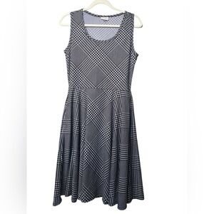 LuLaRoe Black & White Houndstooth Fit & Flare Dress (Size M) – With Pockets!